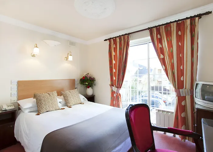 Leeson Lodge