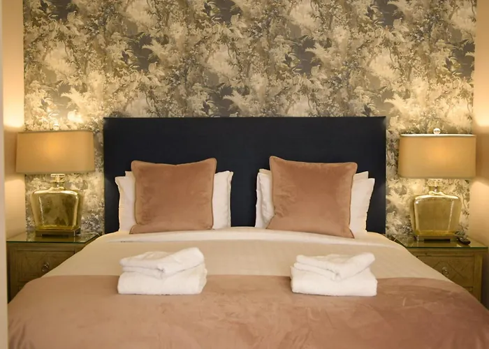 B&B only: Avoca House